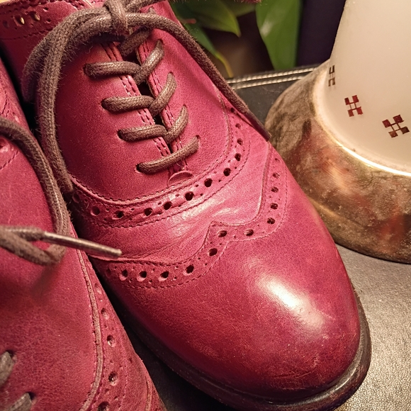 Frye Women's Burgundy Heeled Oxfords - Picture 9 of 16